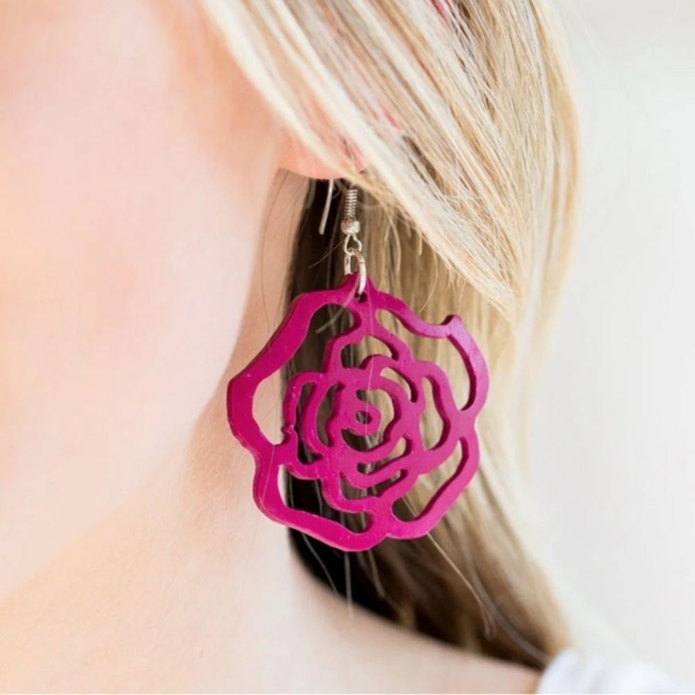 🫶🏻 Paparazzi Island Rose Pink Earrings